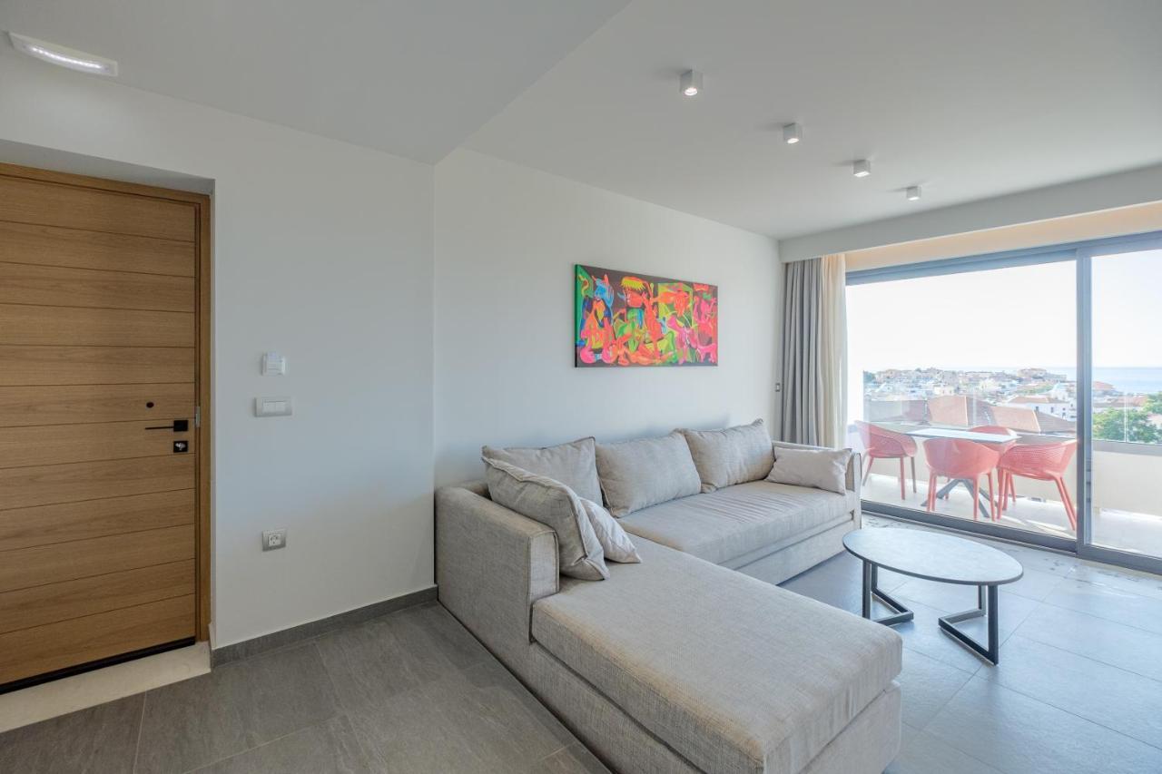 Sky-High 70Sqm Penthouse W. Stunning Views - 05 Apartman Hriszí Aktí Haniá Kültér fotó