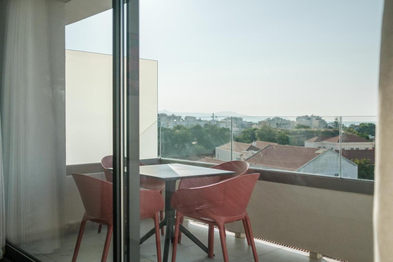 Sky-High 70Sqm Penthouse W. Stunning Views - 05 Apartman Hriszí Aktí Haniá Kültér fotó